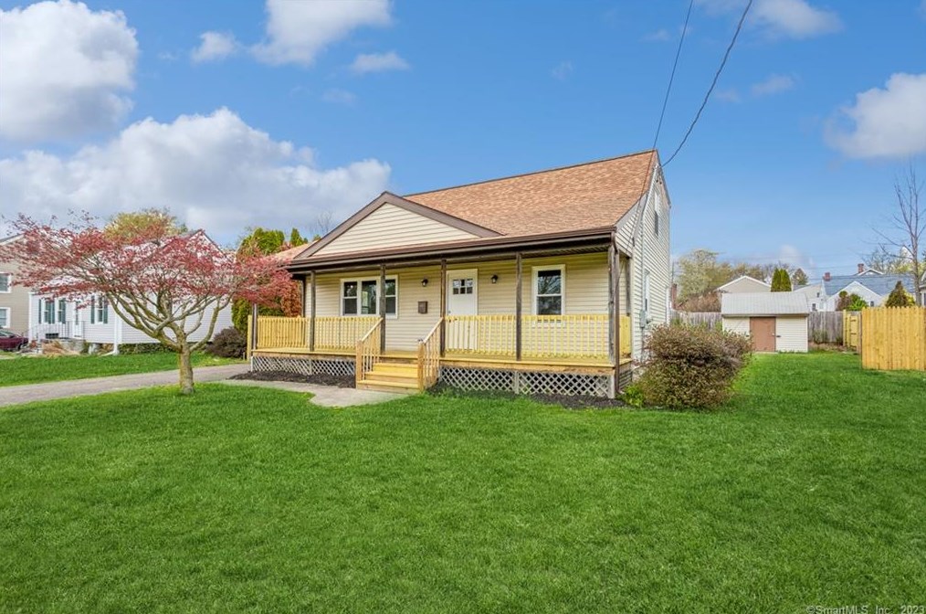 34 Sunnybank Ave, Stratford, CT 06614
