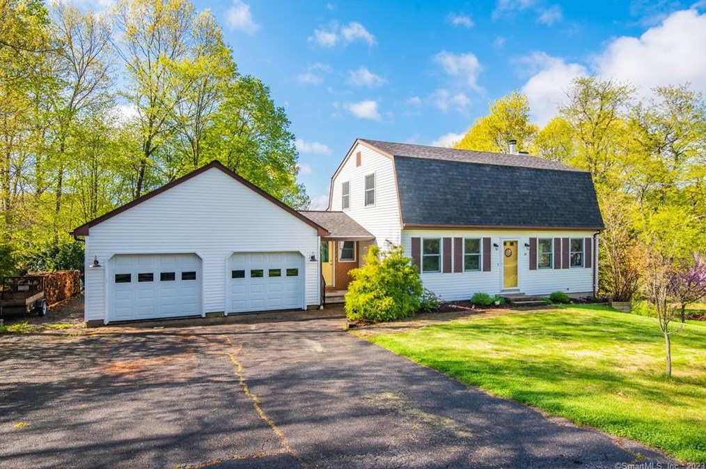 29 Prospect St, Unionville, CT 06013-2304