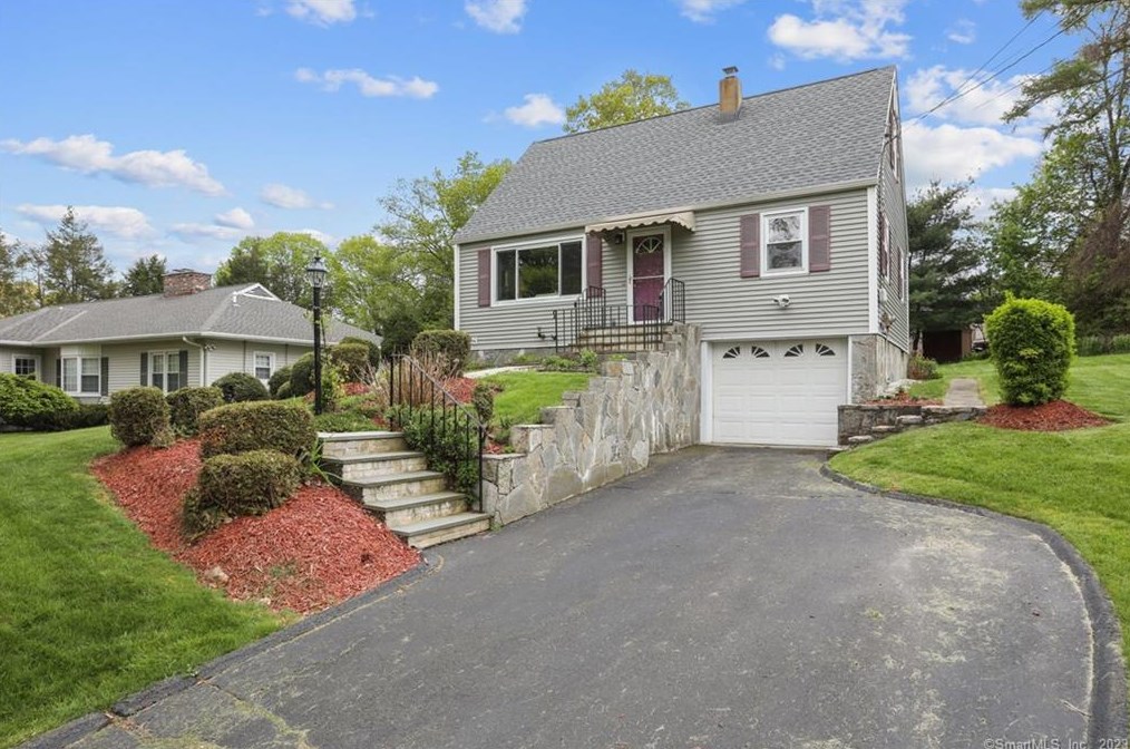 152 Great Plain Rd, Danbury, CT 06811