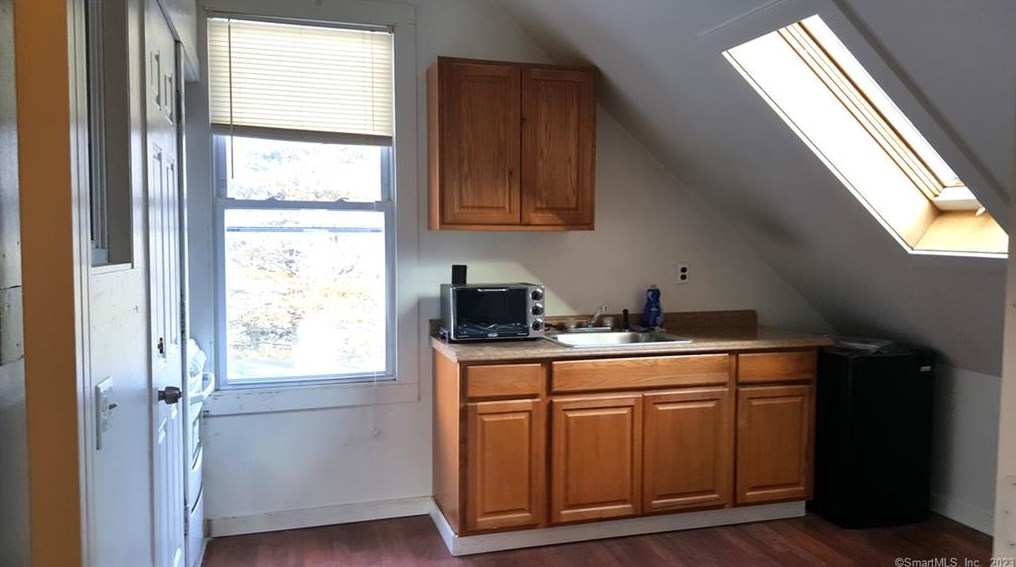 71 Dickerman St, New Haven CT  06518-2308 exterior