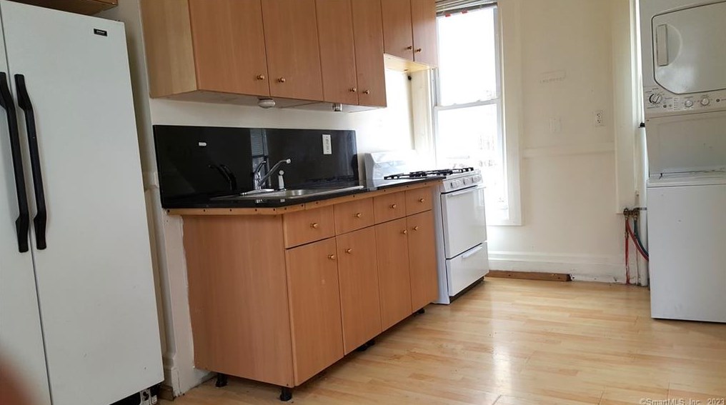 71 Dickerman St, New Haven CT  06518-2308 exterior