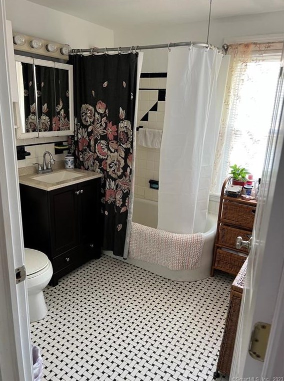 107 Bunker Ave, Meriden CT  06450-3331 exterior