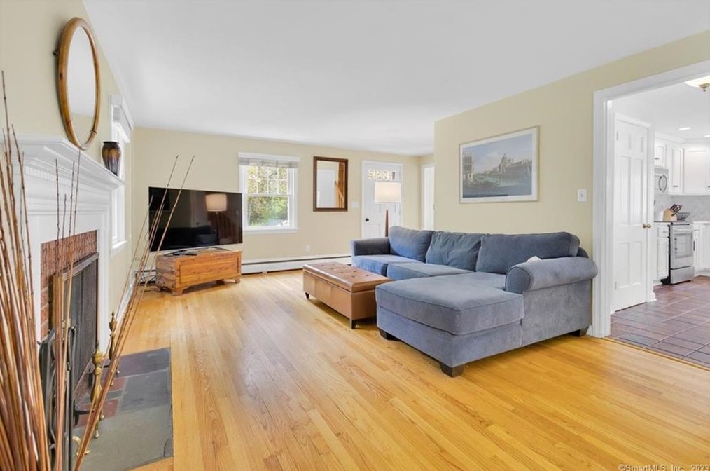118 Delahunty Dr, Southington, CT 06489