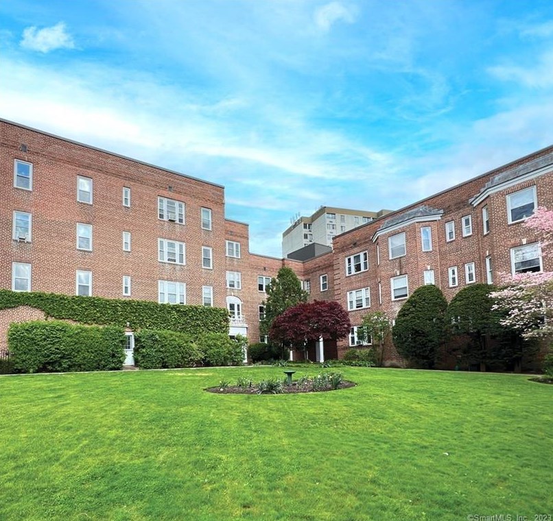 70 Strawberry Hill #3gr3, Stamford, CT 06902