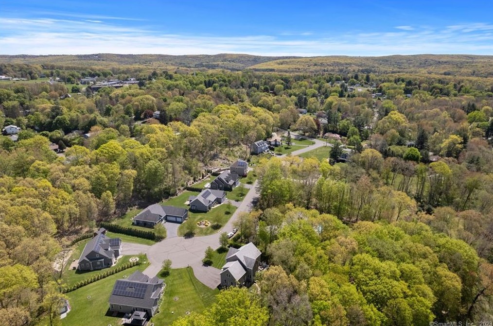 11 Correia Way, Vernon CT  06066-5052 exterior