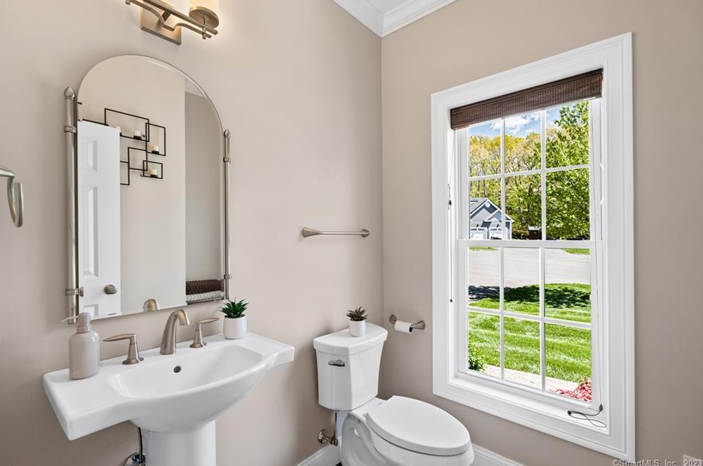 11 Correia Way, Vernon CT  06066-5052 exterior