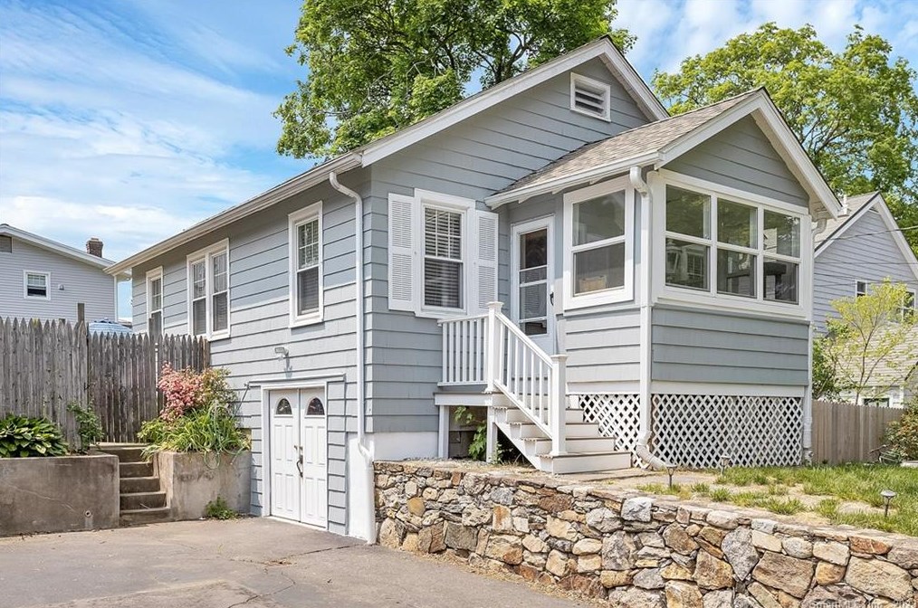 27 Tracey, Norwalk, CT 06850