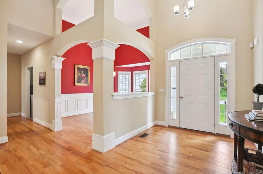 437 E Carriage Dr, Glastonbury, CT 06033