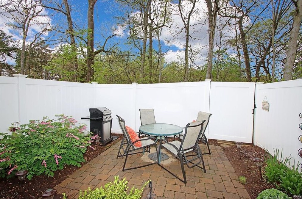 1163 Old Colony Rd #12, Wallingford, CT 06492