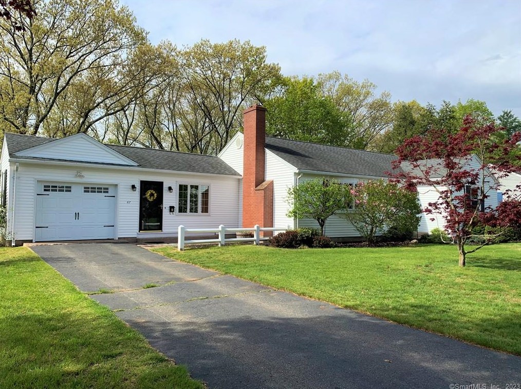 47 Stevens St, Windsor Locks, CT 06096