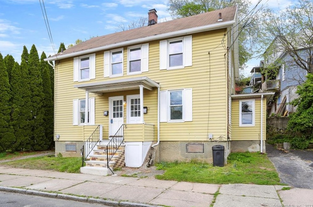 9 Smith St, Derby, CT 06418