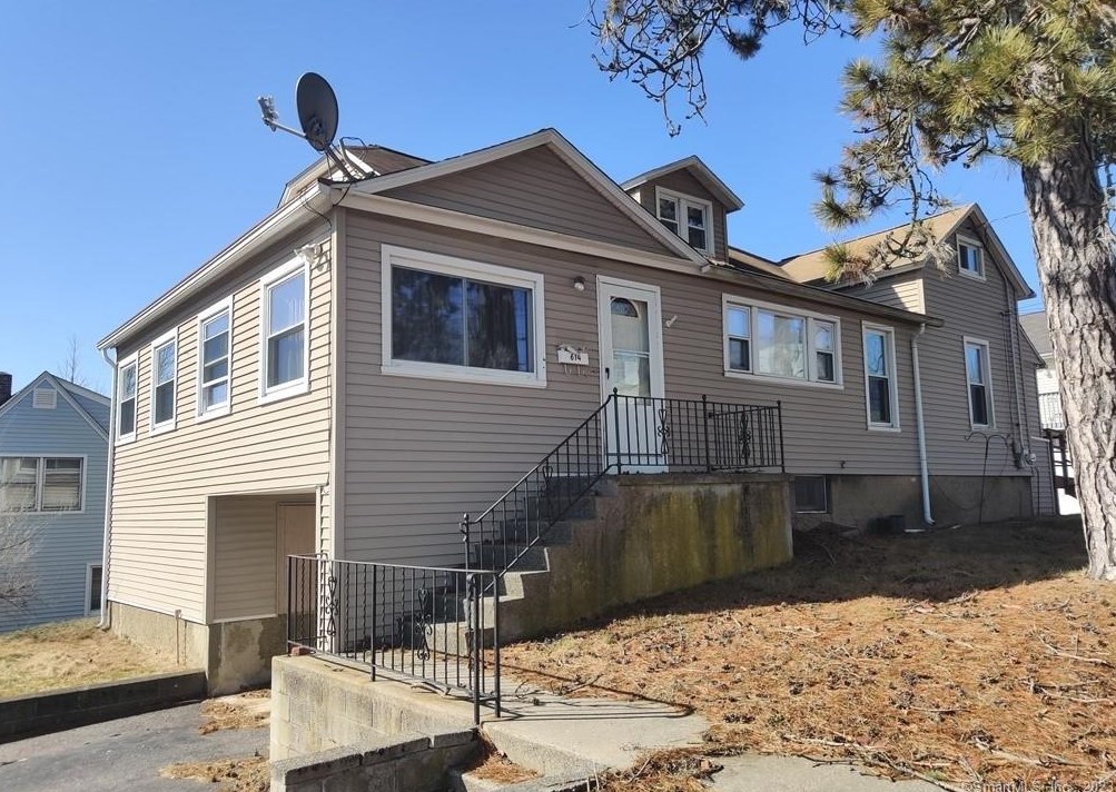 614 Naugatuck Ave, Milford, CT 06461