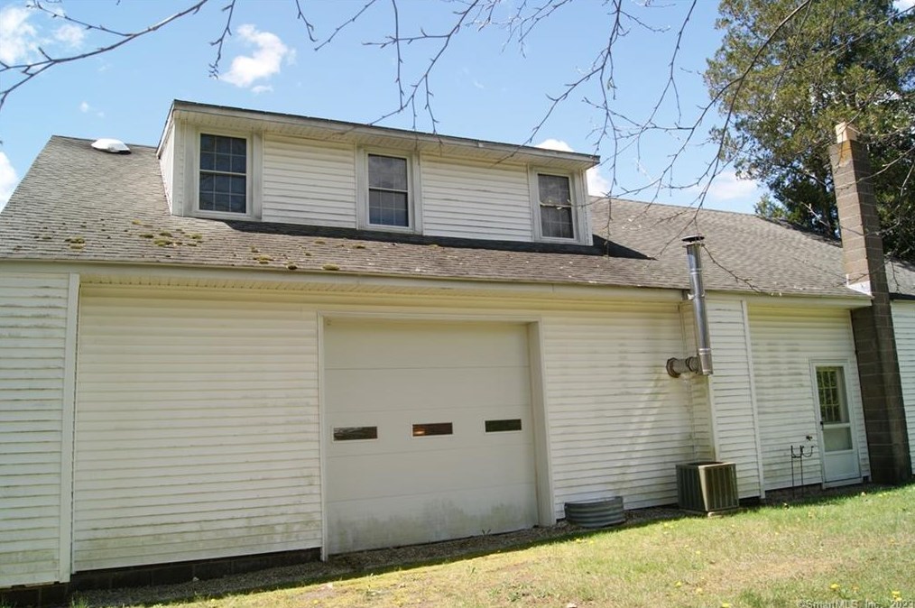 87 Warsaw St, Deep River, CT 06417