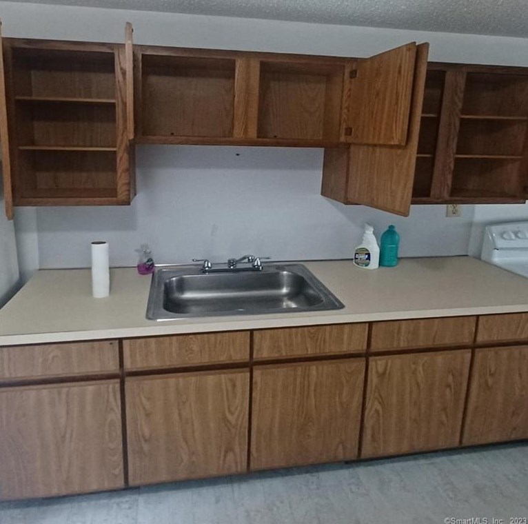 76 Summer St #3, United States Coast Guard Ac, CT 06320