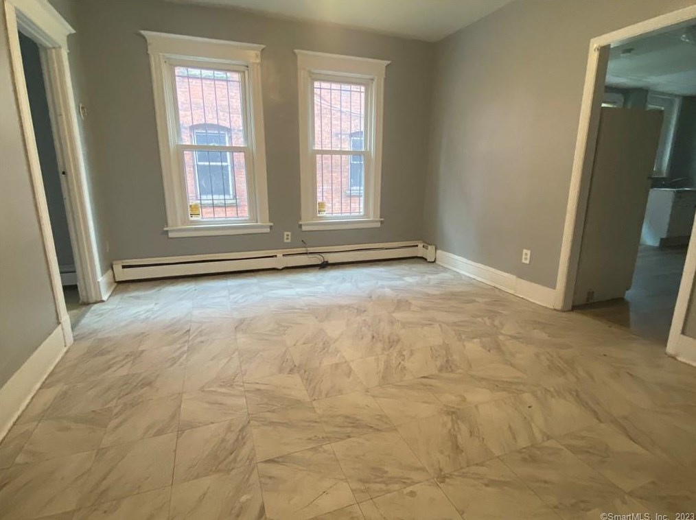896 Park St #1w, Hartford, CT 06106
