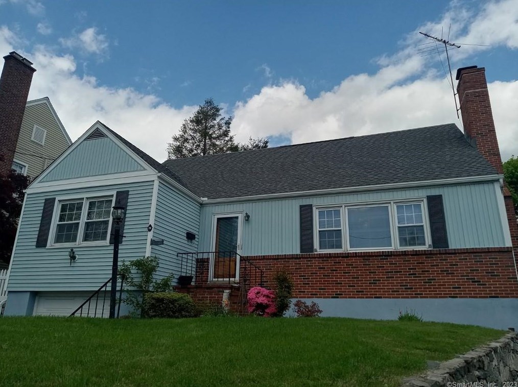 76 Treat Ave, Stamford, CT 06906