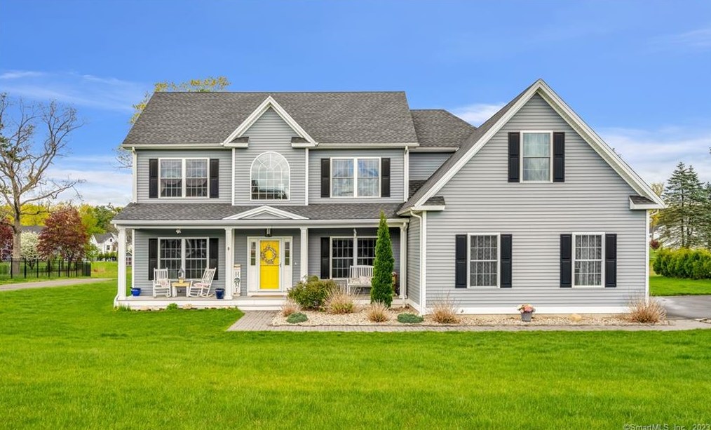 70 Oakmont Wy, Southington, CT 06489