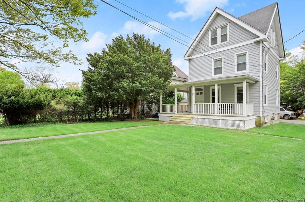 102 1/2 Orchard St, Cos Cob, CT 06807