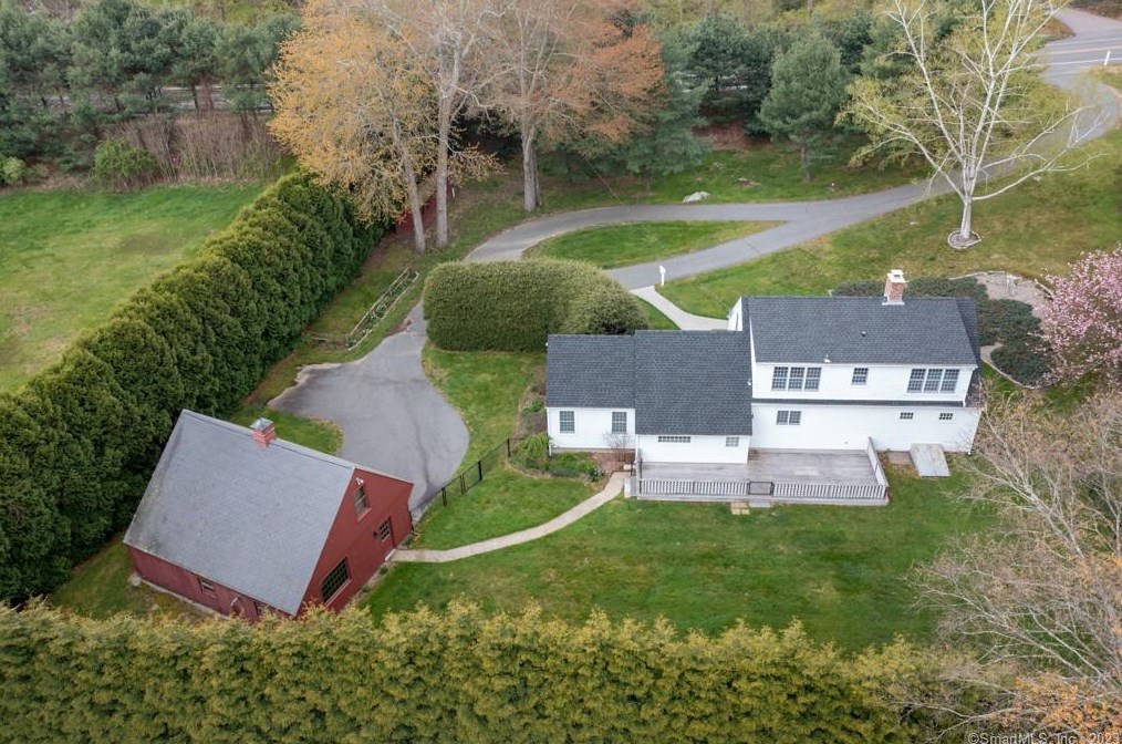 83 Chesterfield Rd, East Lyme, CT 06333