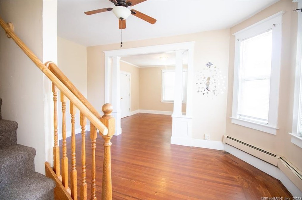 90 Riverview Ave #1a, United States Coast Guard Ac, CT 06320