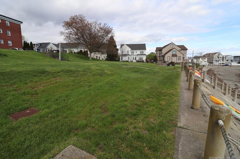 185 Melba St #211, Milford, CT 06460