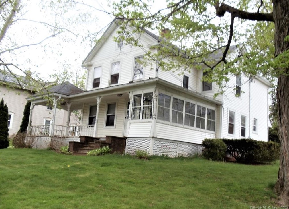 228 Grove St, East Berlin, CT 06023
