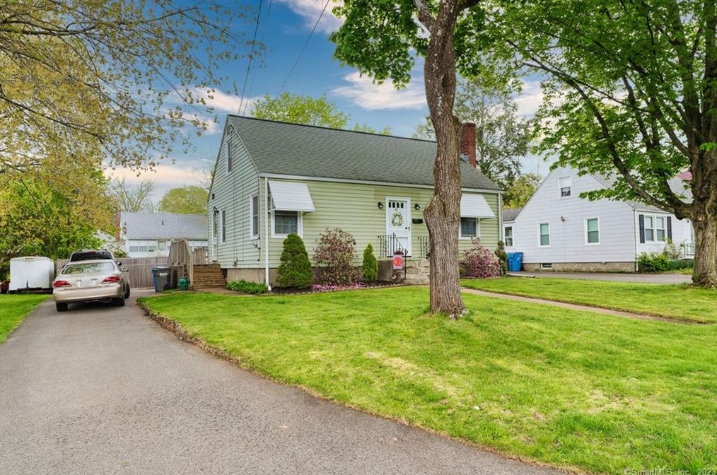 43 Oakwood, Manchester, CT 06042