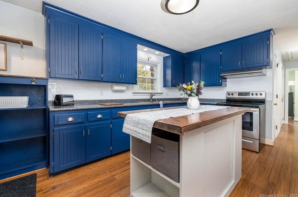 36 Cedar Swamp Rd, Tolland CT  06084-3608 exterior