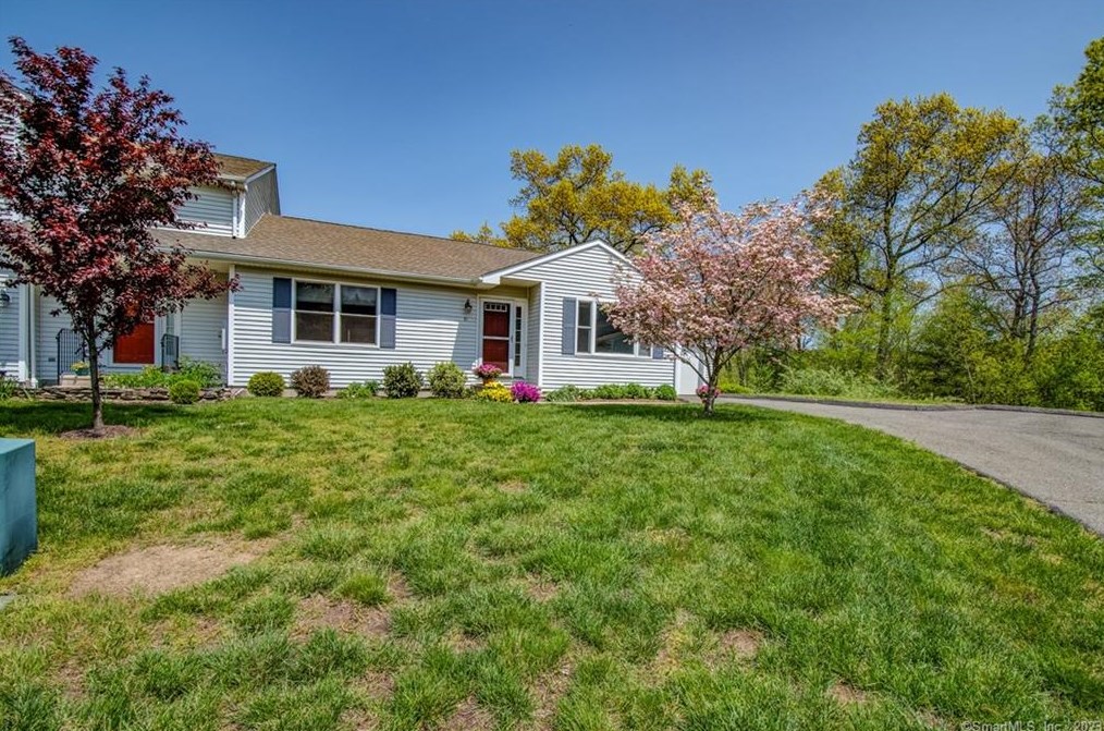 51 Cheyenne Ct #51, East Hampton, CT 06447