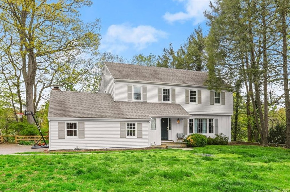 5 Barringer Rd, Tokeneke, CT 06820