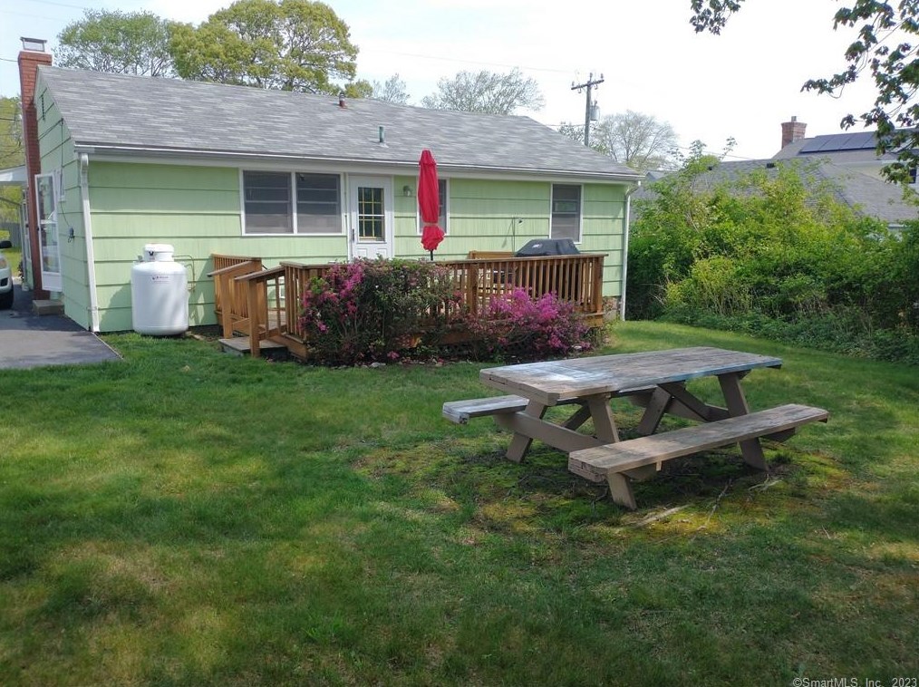 26 Sea Crest Ave, Niantic, CT 06357