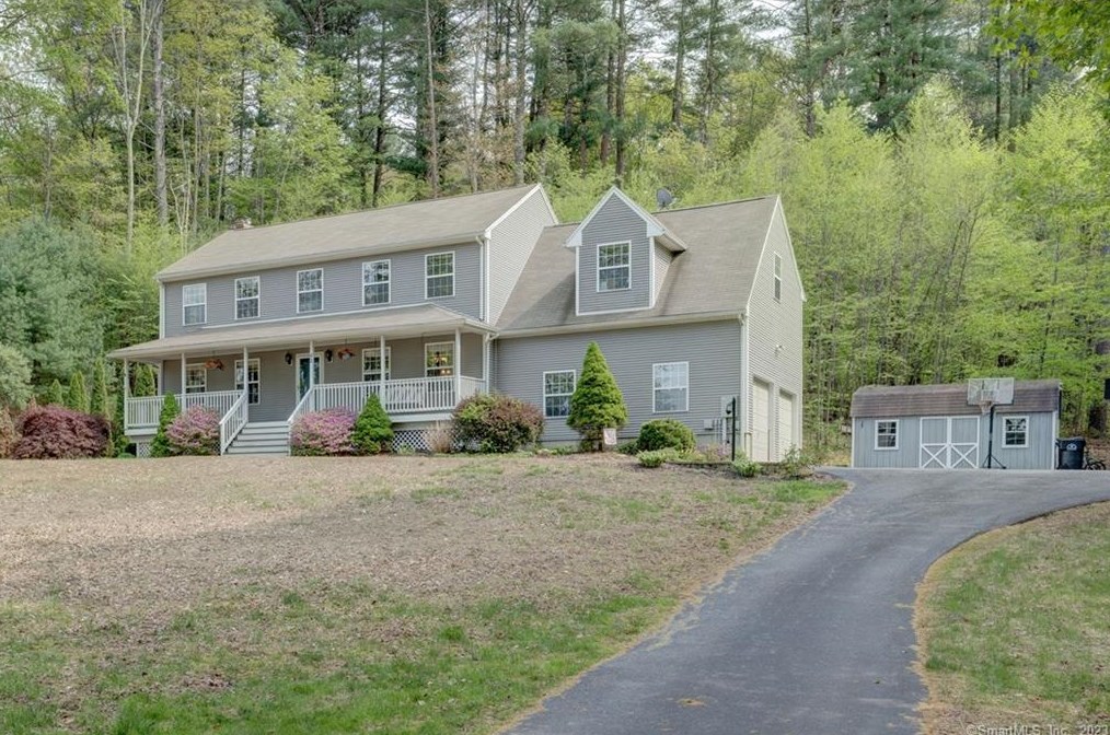 42 Oakwood Ln, Columbia, CT 06237