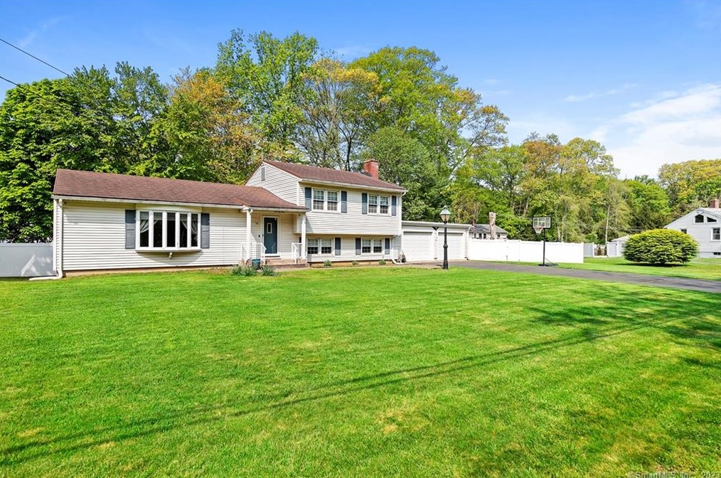 74 Deforest Dr, North Branford, CT 06471