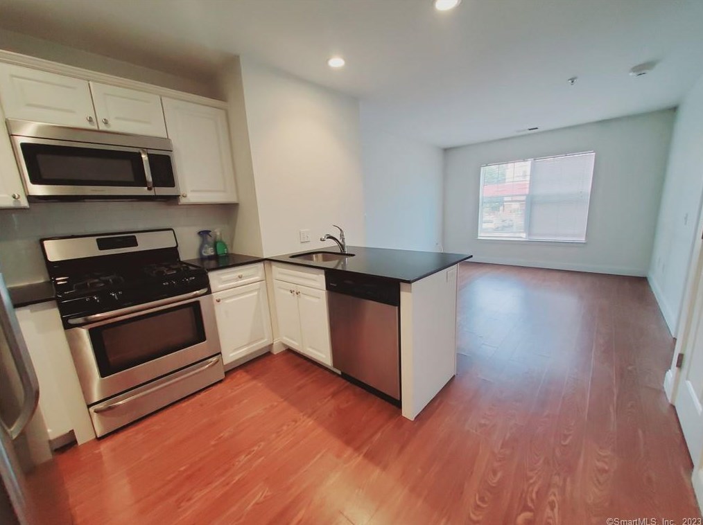 947 Hope St #202, Stamford, CT 06907