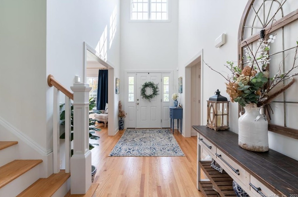 19 Somerset Dr, Waterbury, CT 06762