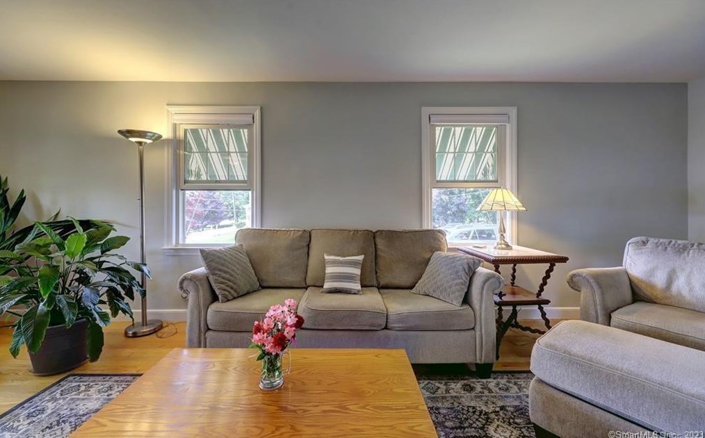 75 Housatonic Ave, Stratford CT  06615-6089 exterior