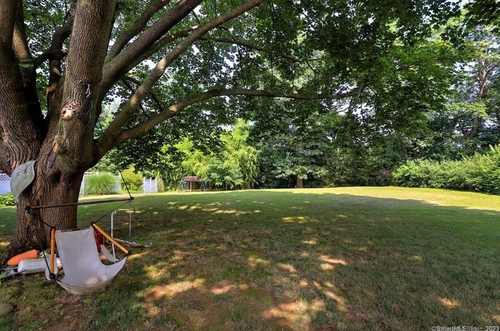 75 Housatonic Ave, Stratford CT  06615-6089 exterior