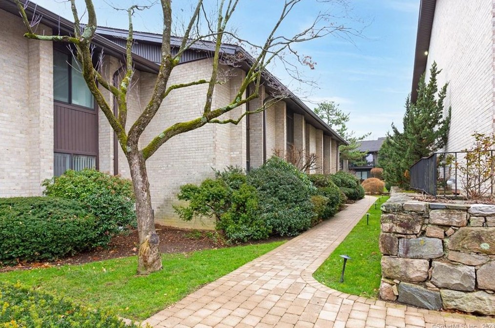 81 Courtland Ave Apt 20, Stamford, CT 06902