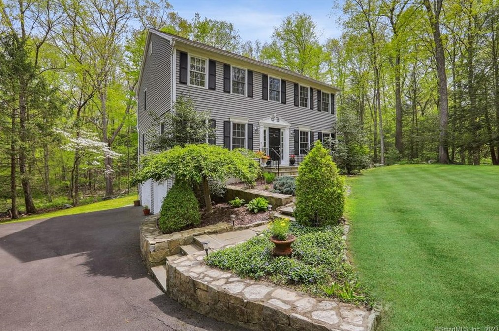 36 Jeremiah Rd, Sandy Hook, CT 06482