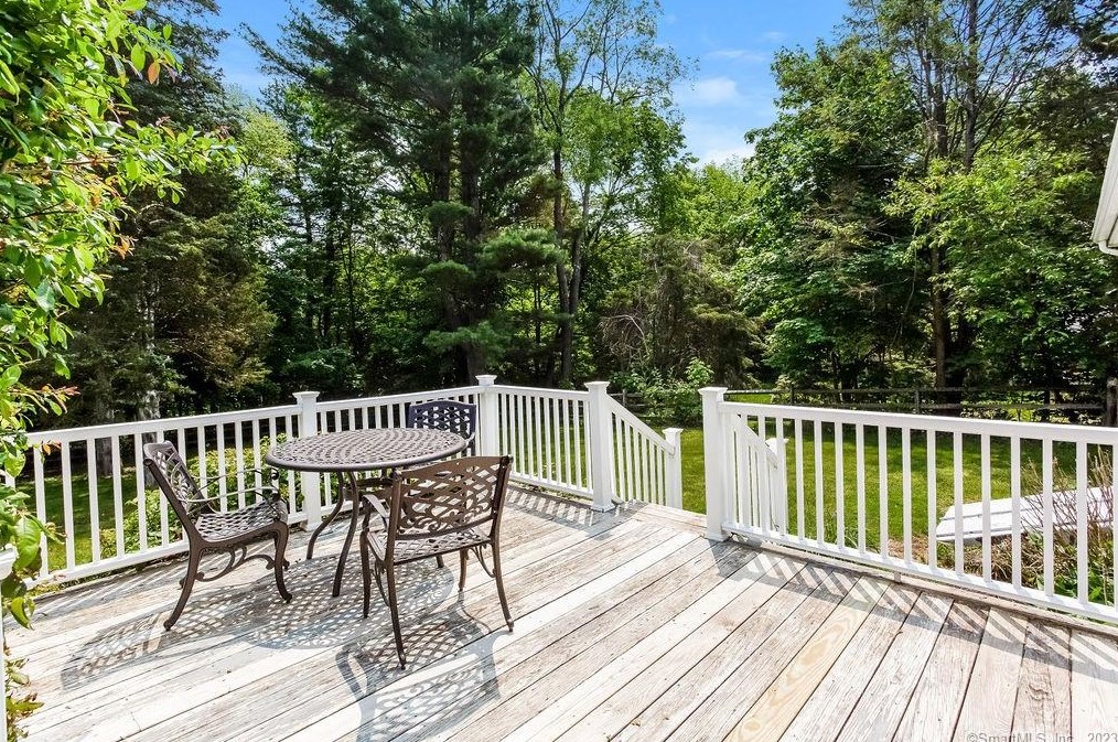 62 Bayberry Rd, Glastonbury, CT 06033