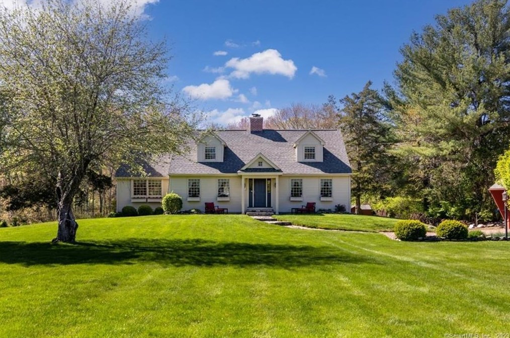 24 Sunset Dr, Lyme, CT 06371