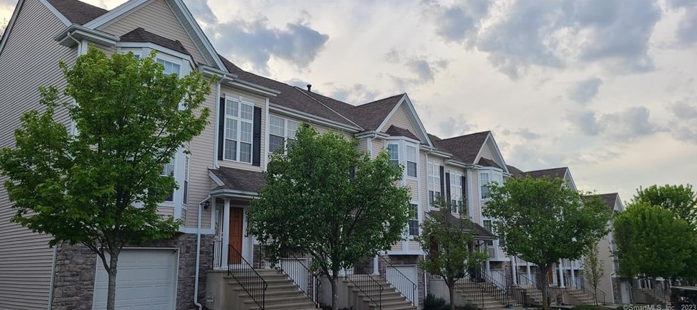 1902 Briar Woods Ln #1902, Danbury, CT 06810