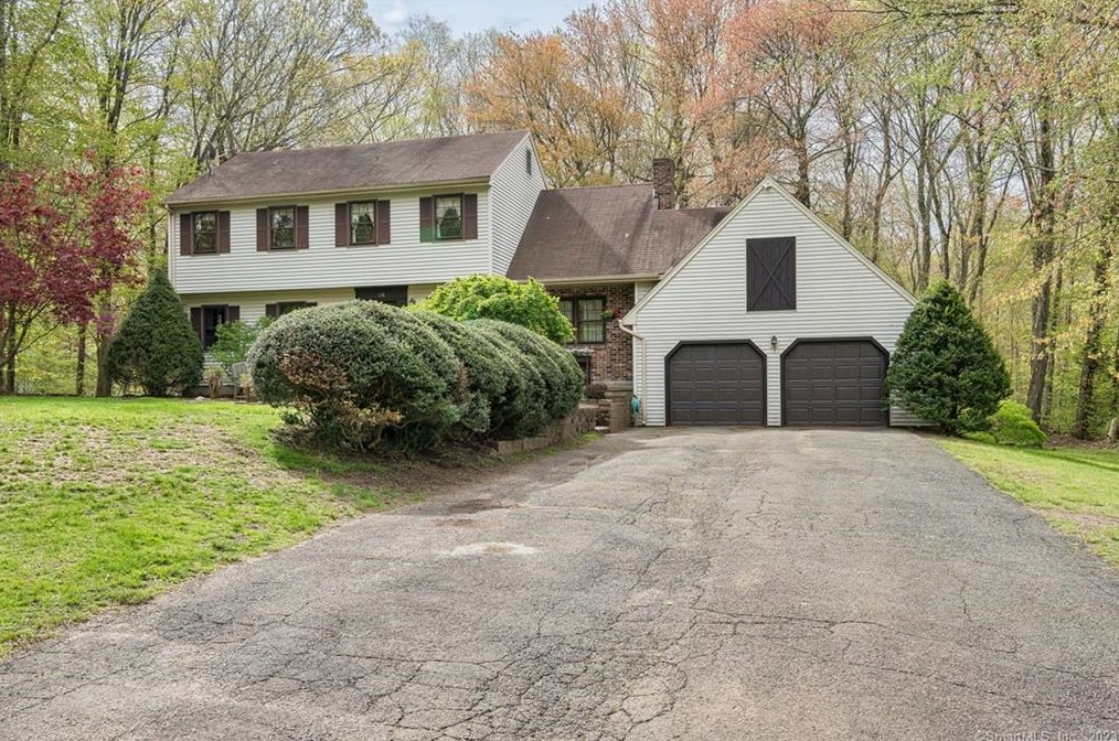 130 Hidden Lake Rd, Higganum, CT 06441