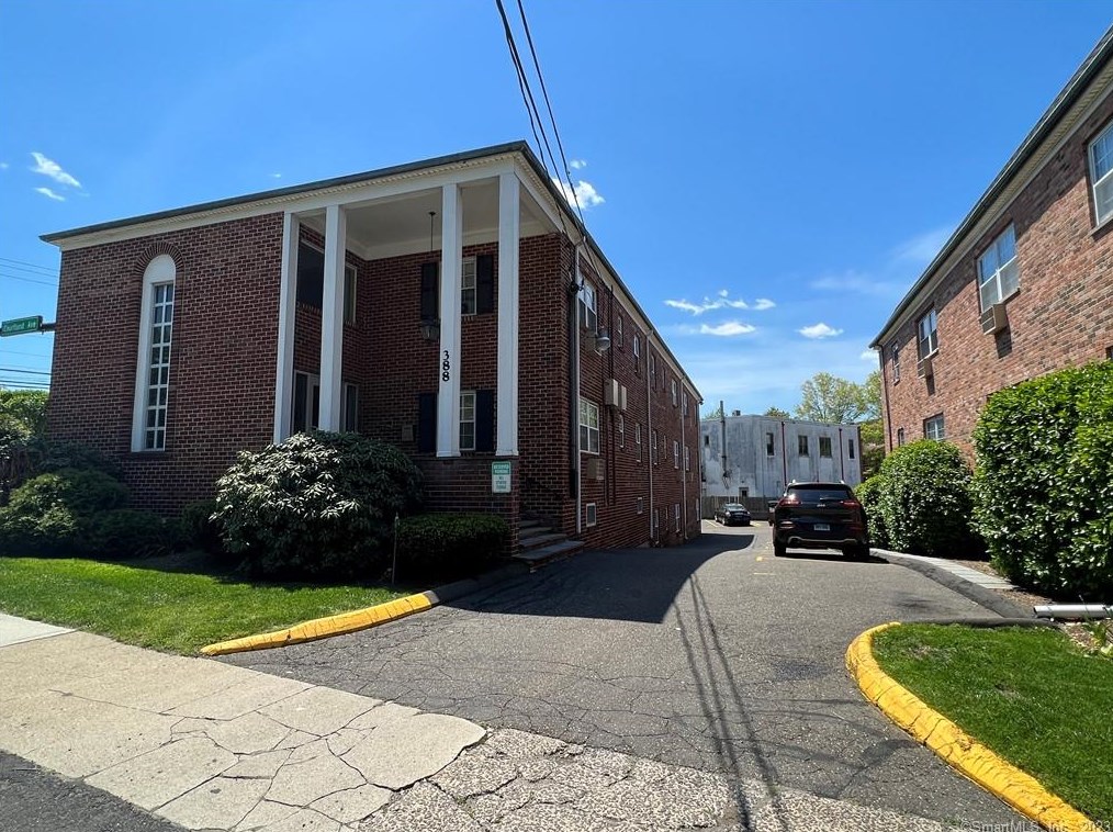 388 Courtland Ave #2b, Stamford, CT 06906