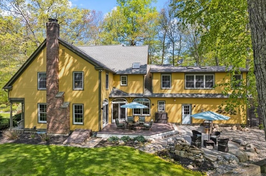 16 Chester Ct, Colchester, CT 06420