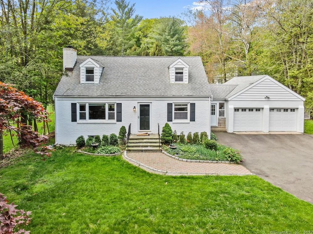 30 Parade Hill Rd, New Canaan, CT 06840