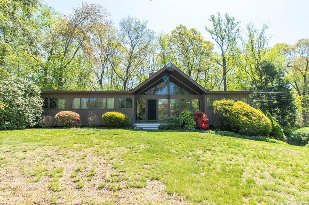 499 Wagon Trail, Orange, CT 06477