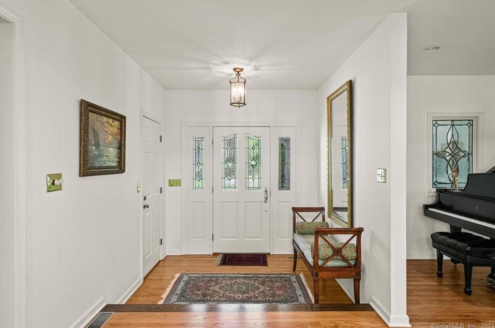 85 Golf Ln, Ridgefield, CT 06877