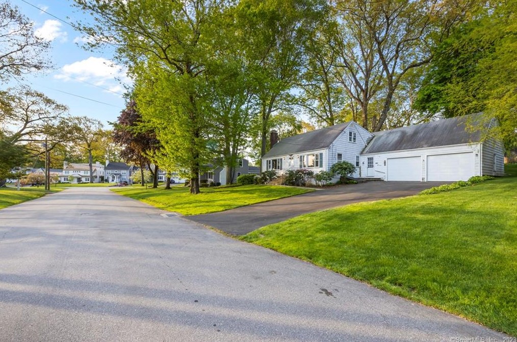 53 Sleepy Hollow Rd, Fairfield, CT 06824