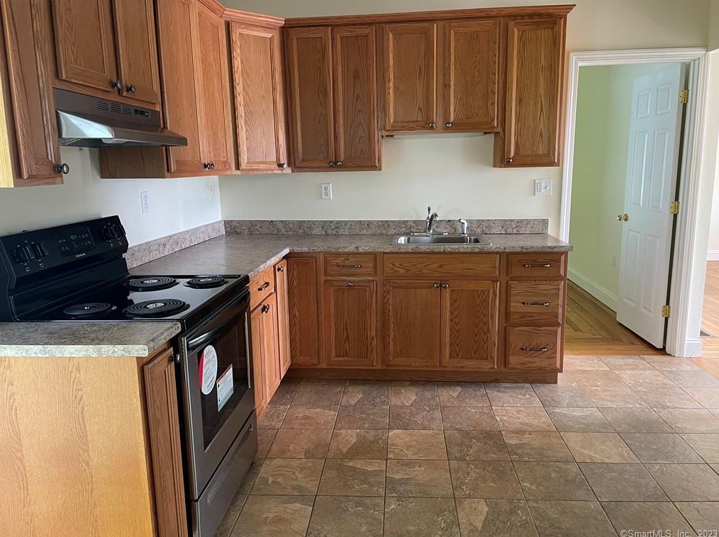 360 Burr St #1, New Haven, CT 06512